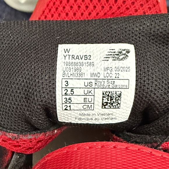 Little Kids New Balance Sneakers - Size 3 Wide - Picture 7 of 8